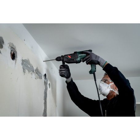 KHE 2245 Kombikalapács, KHE 2245, Metabo S-automatic biztonsági kuplung: a hajtómű mechanikus szétkapcsolásához a fúró blokkolása esetén a biztonságos munkavégzés érdekében, Kombikalapács 3 funkcióval: kalapácsfúrás, ütés nélküli fúrás és vésés
