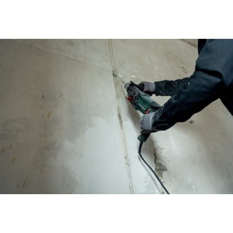 KHE 2245 Kombikalapács, KHE 2245, Metabo S-automatic biztonsági kuplung: a hajtómű mechanikus szétkapcsolásához a fúró blokkolása esetén a biztonságos munkavégzés érdekében, Kombikalapács 3 funkcióval: kalapácsfúrás, ütés nélküli fúrás és vésés