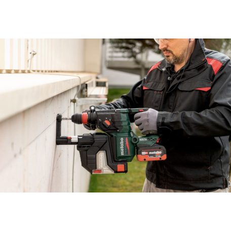 KH 18 LTX BL 28 Q Akkus kalapács, KH 18 LTX BL 28 Q, Pormentes fúrás kompakt porelszívással - ISA 28 (tartozék), Rendkívül könnyű és könnyen kezelhető akkus kalapács beépített elszívó csatalkozó ponttal