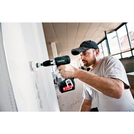 BS 18 LT  Akkus fúrócsavarozó, BS 18 LT , Erőteljes Metabo 4 pólusú motor a gyors fúráshoz és csavarozáshoz, Nagy teljesítményű fúrócsavarozó az igényes alkalmazásokhoz