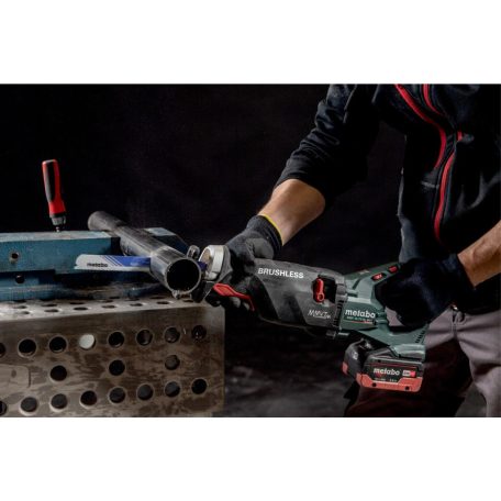 SSEP 18 LTX BL MVT Akkus kardfűrész, SSEP 18 LTX BL MVT, Vario (V) elektronika az anyaghoz illő löketszámmal való munkavégzéshez, Rendkívül nagy teljesítményű akkus kardfűrész a legkeményebb alkalmazásokhoz