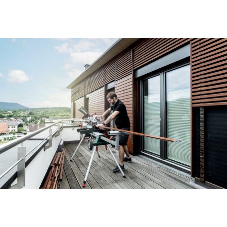 KGS 18 LTX BL 216 Akkus fejezőfűrész, KGS 18 LTX BL 216, Akár 400 vágás 60 x 60 mm-es puhafán akkutöltésenként (LiHD 10 Ah), Kompakt akkus fejező- és gérvágó fűrész a mobil M osztályban - könnyű, pontos, felhasználóbarát