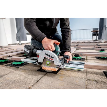 KS 18 LTX 66 BL Set Akkus kézi körfűrész, KS 18 LTX 66 BL Set, Gyors, pontos fejező vágások egy Metabo KFS fejezősínre való egyszerű rácsatolással, Nagy húzóerejű, könnyű akkus kézi körfűrész az építkezésen való univerzális alkalmazáshoz